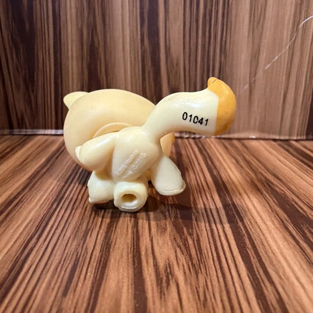 Authentic Littlest Pet Shop LPS #1521 Cream Orange Shorthair Cat Blue Eye Hasbro